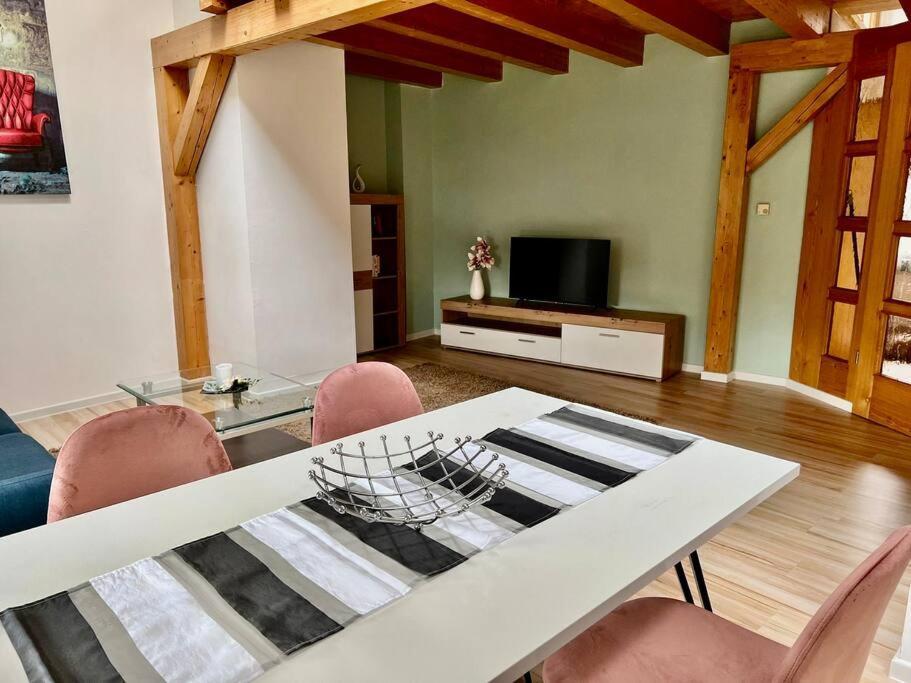 Wanderurlaub Mit Und Ohne Hund! Harra Exterior foto
